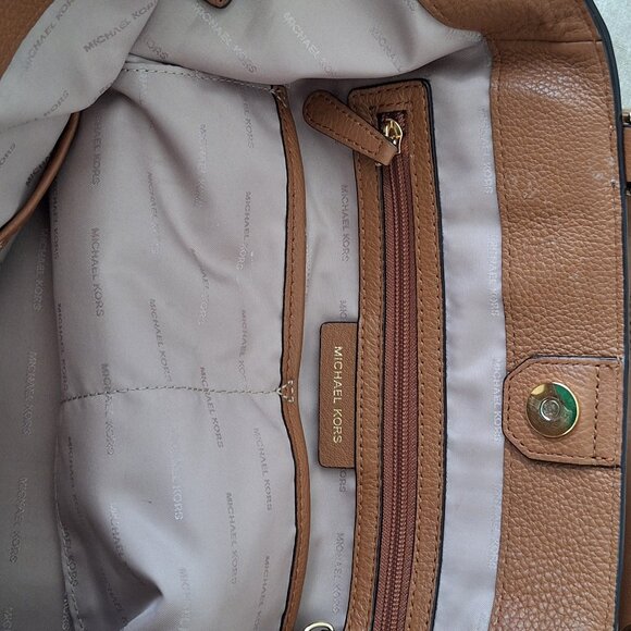 Michael Kors purse - Picture 3 of 5